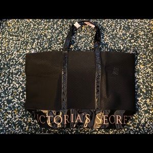 Victoria’s Secret Zippered Tote